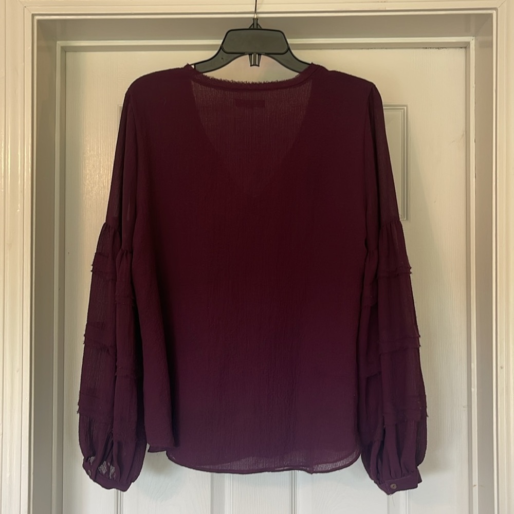 Jane and Delancey - burgundy v neck with bow -  tiered long sleeve - size L - Picture 2 of 6